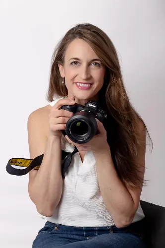 A portrait of Stephanie, the owner of Magnolia Coasts Photography.
